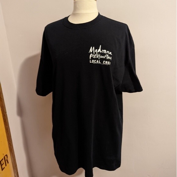 Madonna Rebel Heart Tour Local Crew T-shirt Size XL - Picture 1 of 5
